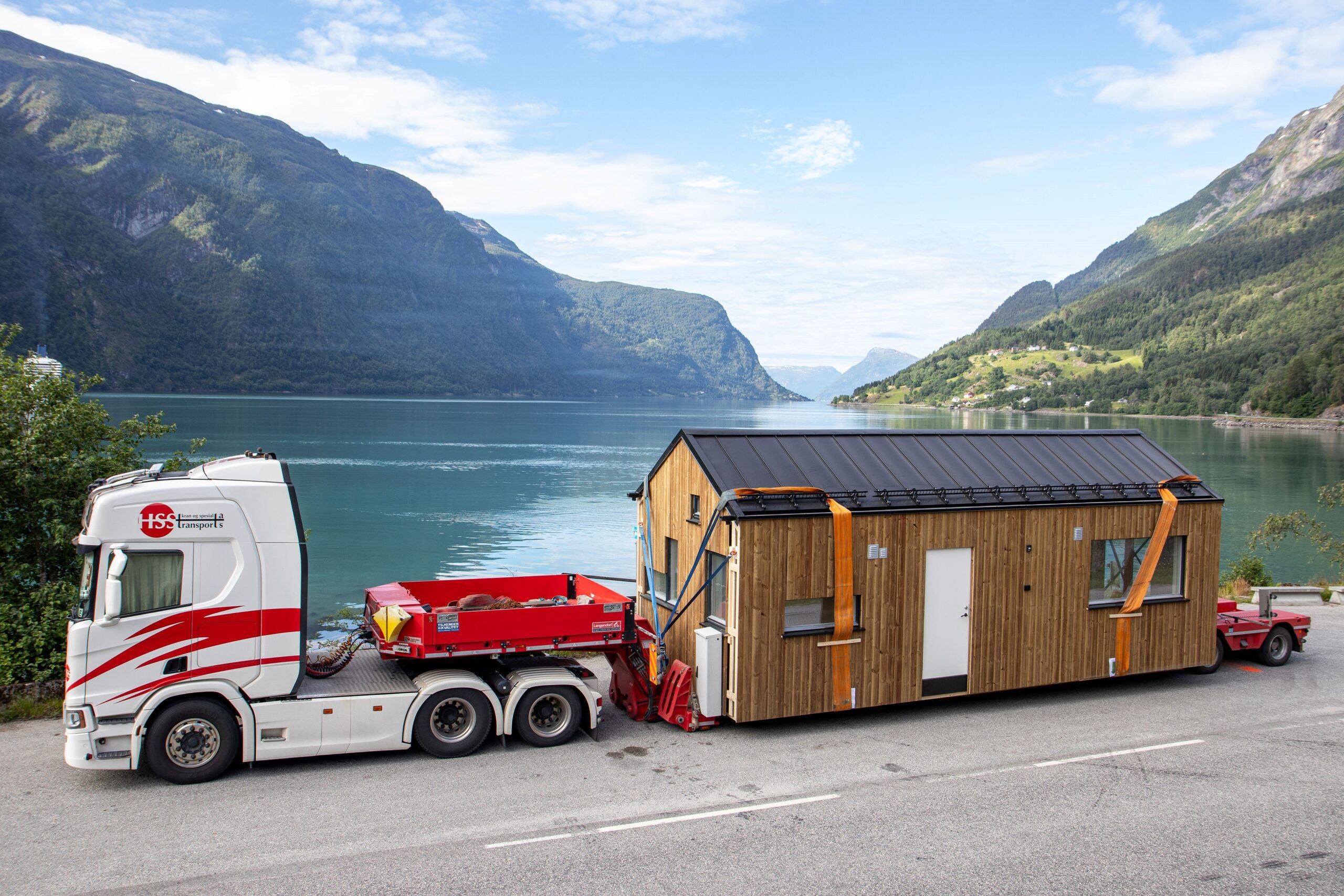 Transport av mikrohus. Spesialtransport